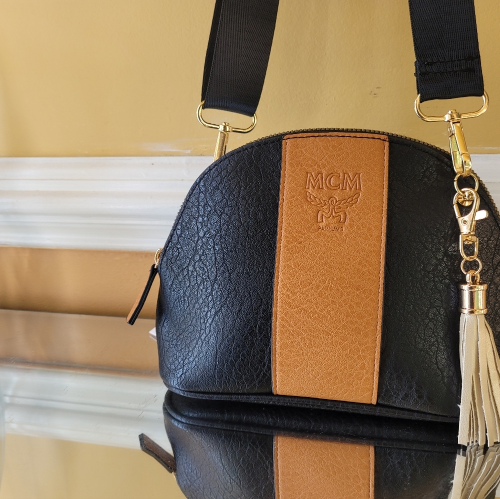 MCM pouch converted in to shoulder bag or cross body - Picture 13 of 16